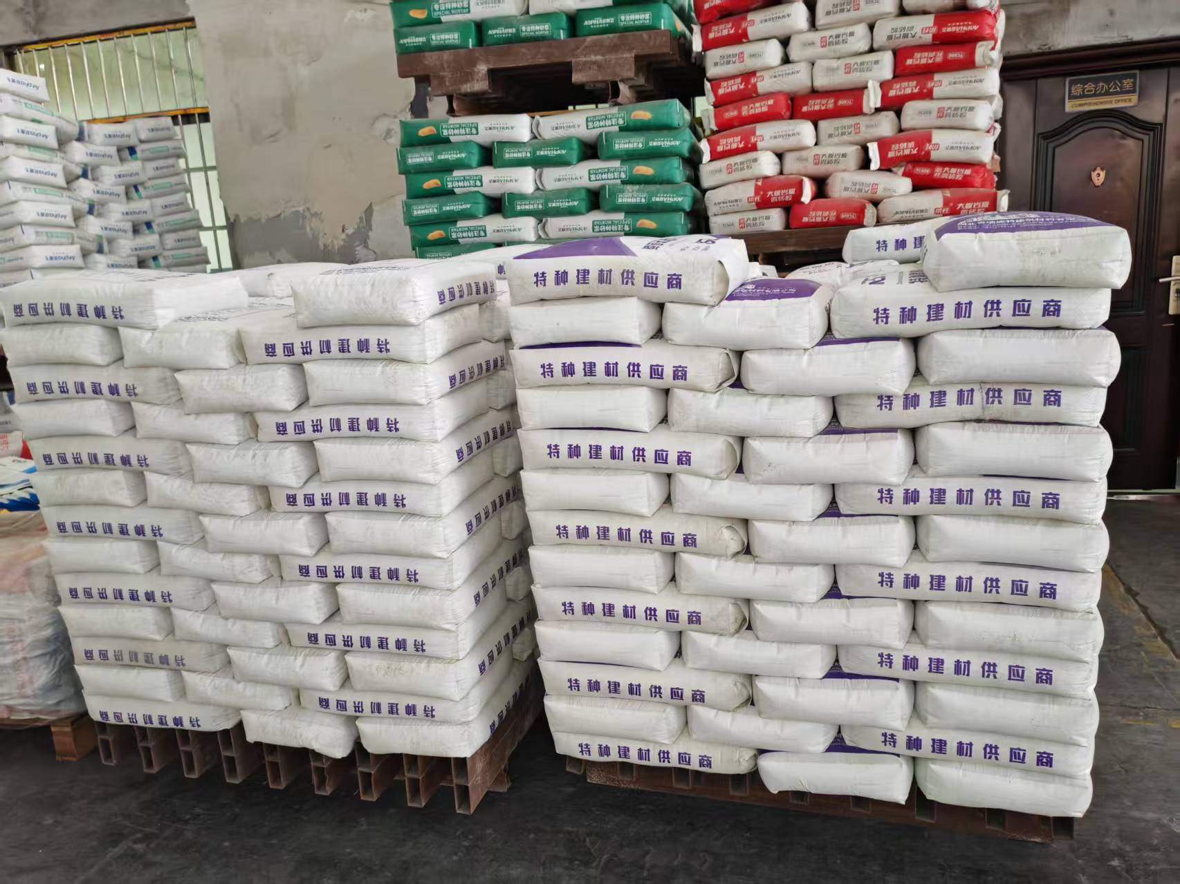 潜江经济开发区拱顶带模注浆料