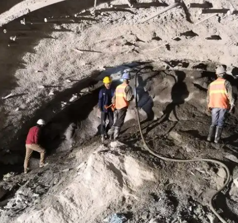 潜江经济开发区拱顶带模注浆料的施工流程及注意事项